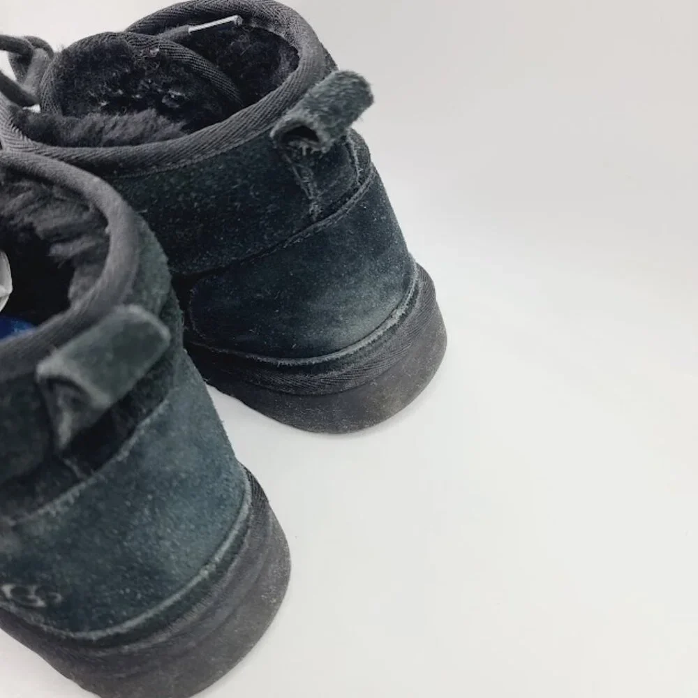 UGG Boy's Black Neumel 1001518 Suede Lace Up Ankle Winter Boot‎ Size 4